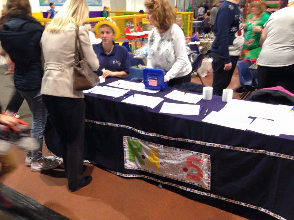 timbuk2-autism-event-christmas-2014-04